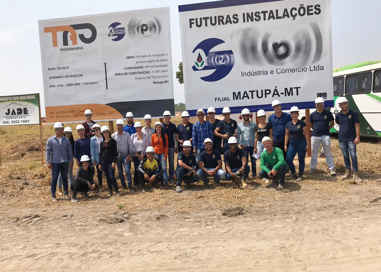Acadêmicos da Faculdade Unifama realizam visita técnica às obras da